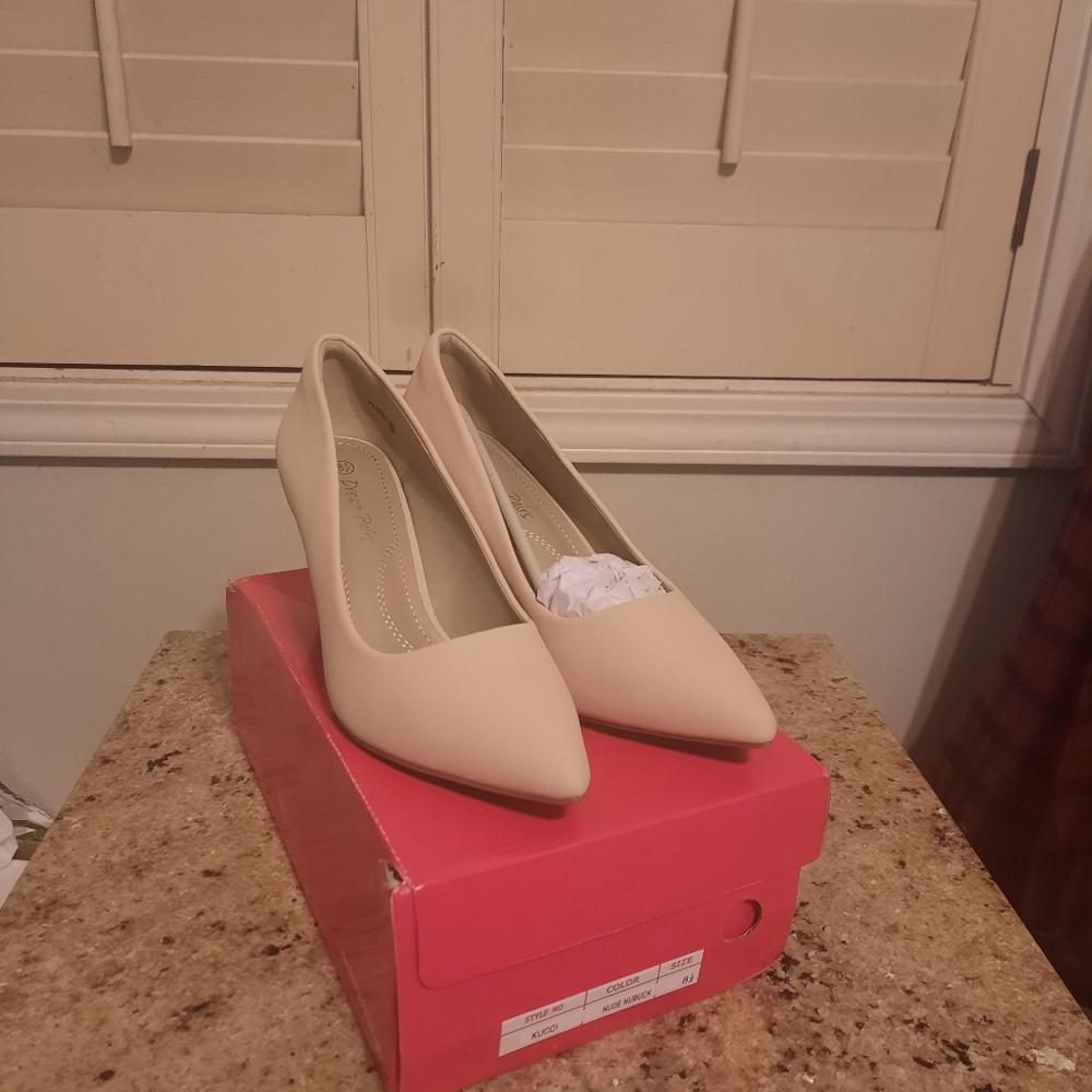 Womans Heels - Picture 6 of 6